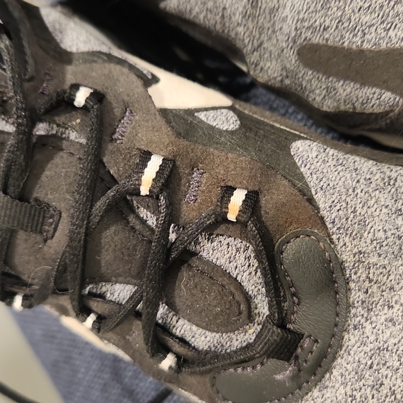 Nike air 270 react men's 8.5 black and grey - Picture 3 of 3